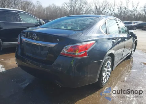 2015 Nissan Altima 2.5 S z USA, uszkodzony, nr VIN 1N4AL3AP7FC139709